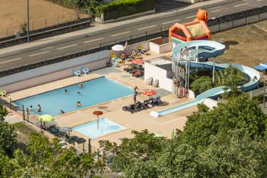 CAMPING DOMAINE DE LA TOUR ***, med waterslide en Occitanie