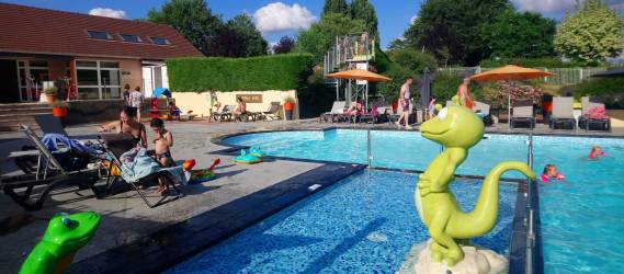 CAMPING L'ARADA PARC ****, con piscina al aire libre en Centre-Val de Loire