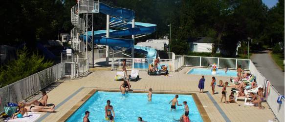 CAMPING LES ACACIAS ****, 4 estrellas en Auvergne-Rhône-Alpes