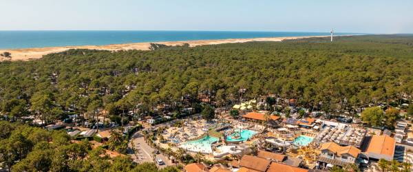 CAMPING LE VIEUX PORT *****, with waterslide en Nouvelle-Aquitaine