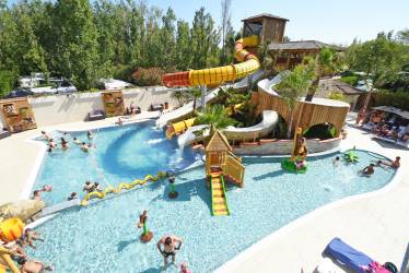 CAMPING PALAIS DE LA MER ****, with waterslide en Occitanie