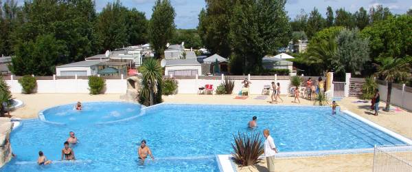CAMPING LE PHARE OUEST ***, med waterslide en Nouvelle-Aquitaine