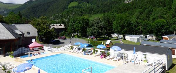 CAMPING L'OREE DES MONTS ***, med opvarmet pool en Occitanie