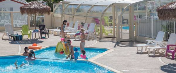 CAMPING LES MANCELLIERES ****, avec piscine couverte en Pays de la Loire